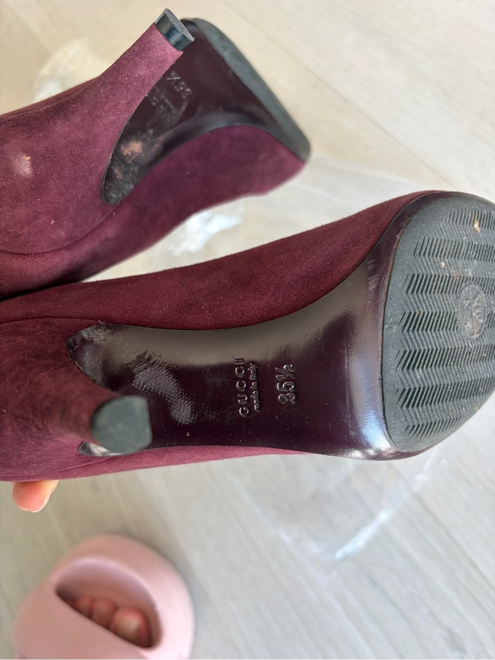 Gucci Burgundy Suede Pointed-Toe Pumps - Picture 3 of 3